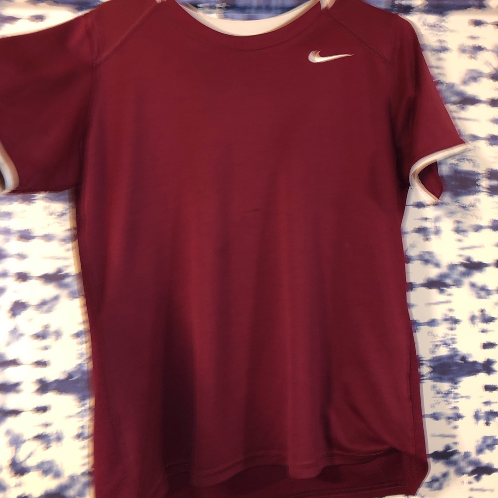 red nike top